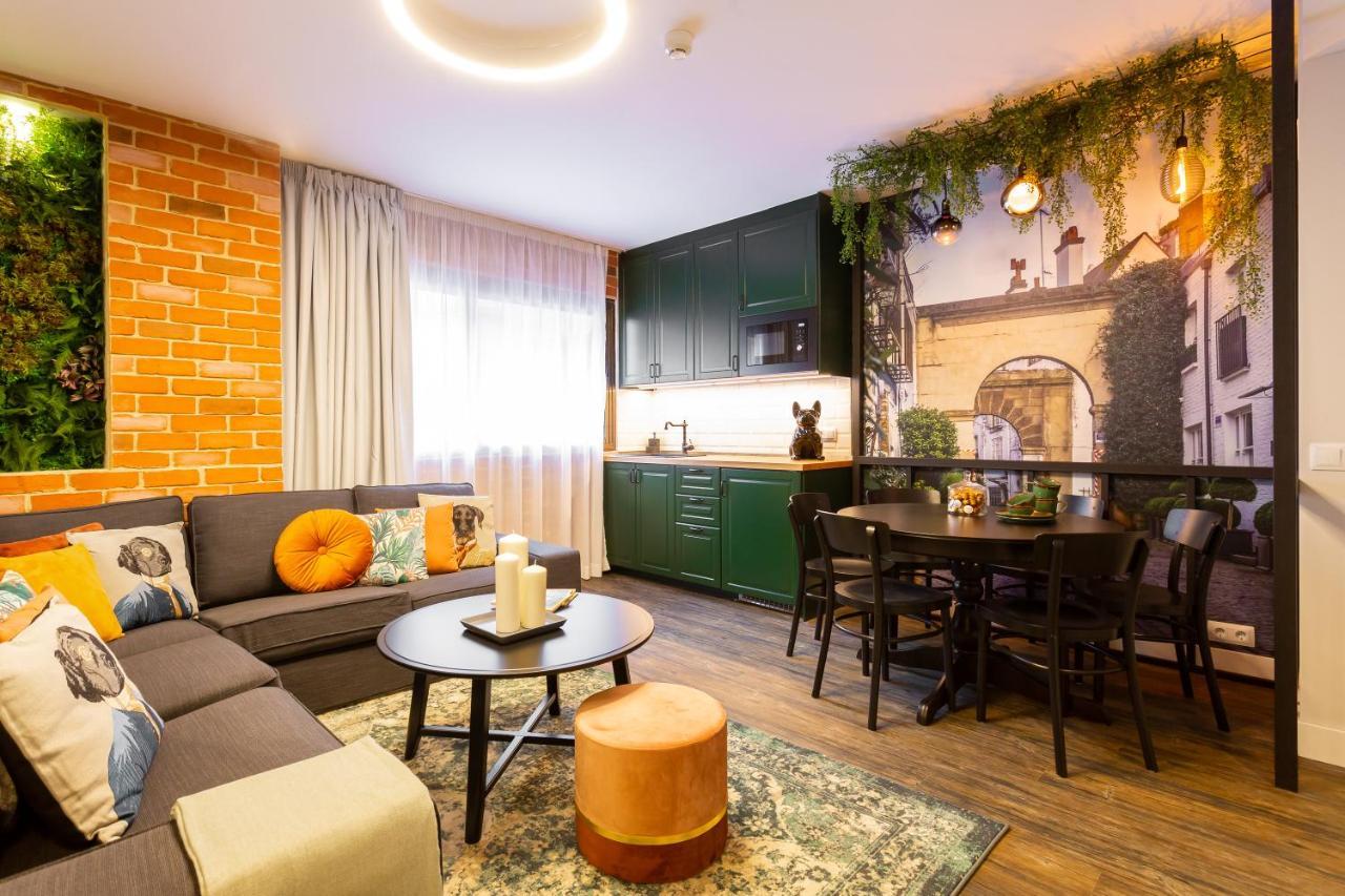 Three-Bedroom Apartment,1192017544:JPEG